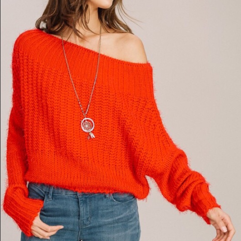 Fuzzy Crop Sweater- RED - Picture 2 of 8